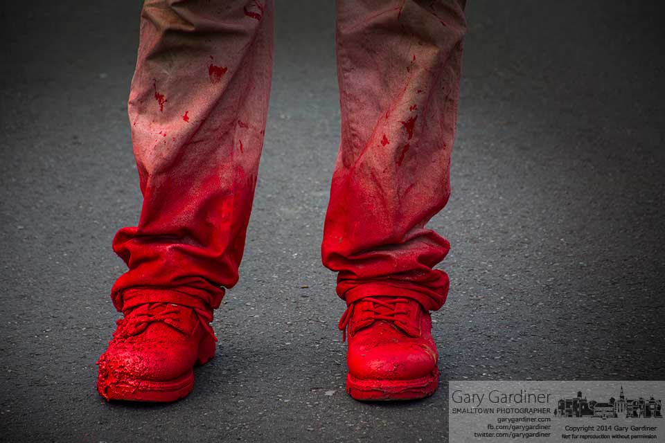 The painter with red shoes