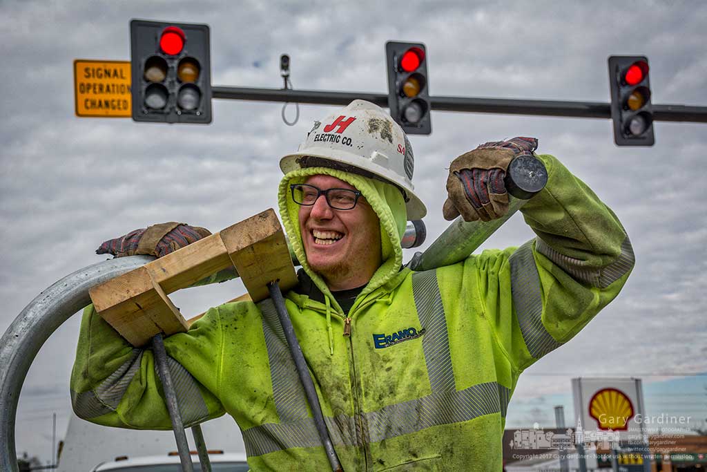 The laughing electrician