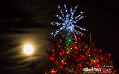 Full moon for the holiday star