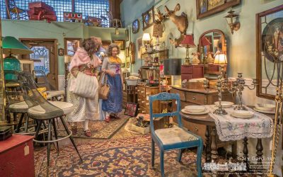 Historic antique costumes in Uptown
