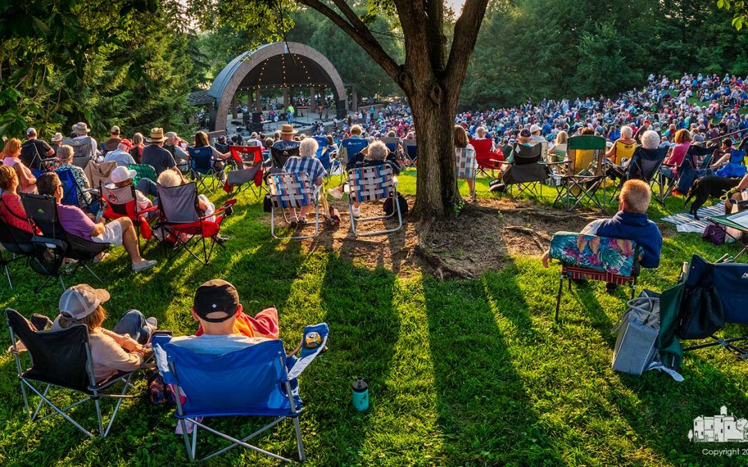 British Invasion Crowds Amphitheatre