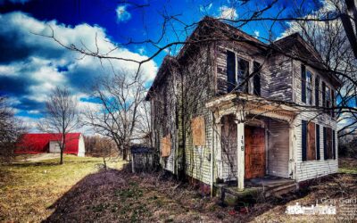 Braun Farmhouse Decay